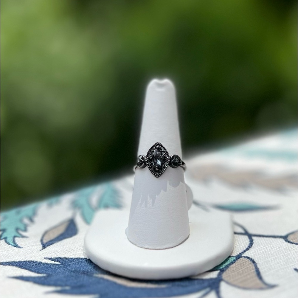 FJ 925 Coven Dark Ring